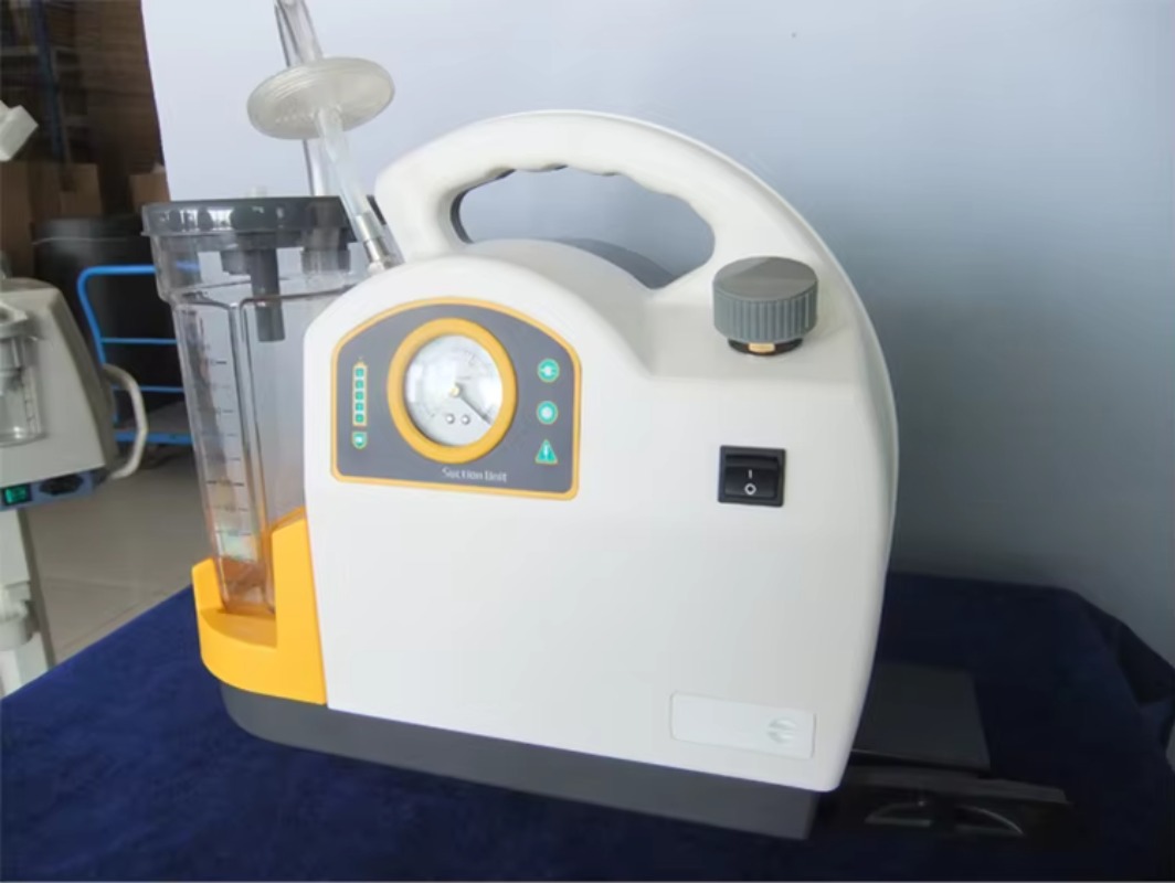 高流量ポータブル吸引装置（バッテリー付き医療用吸引器）応急処 - Suction Machine Medical のレビューと価格